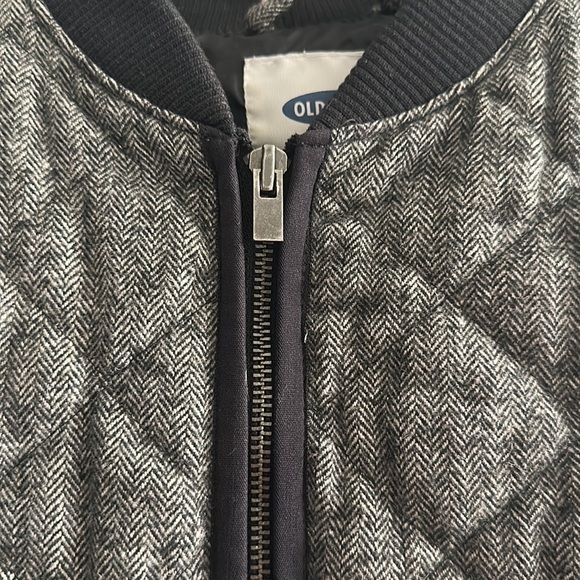 Old Navy Quilted Vest - Picture 4 of 5